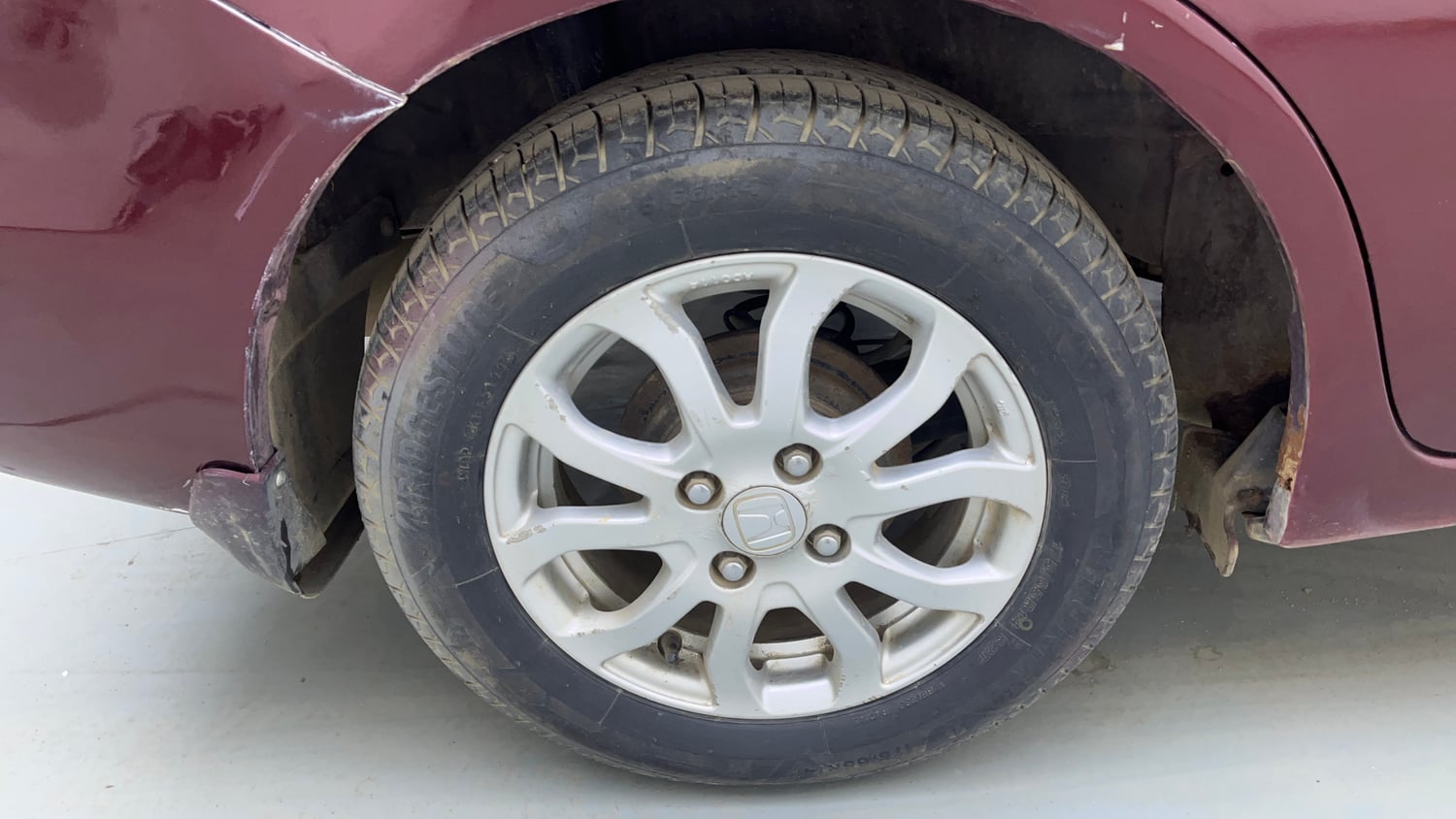Used 2016 Honda Amaze 1.2 VX i-VTEC Petrol Manual tyres RIGHT REAR TYRE RIM VIEW