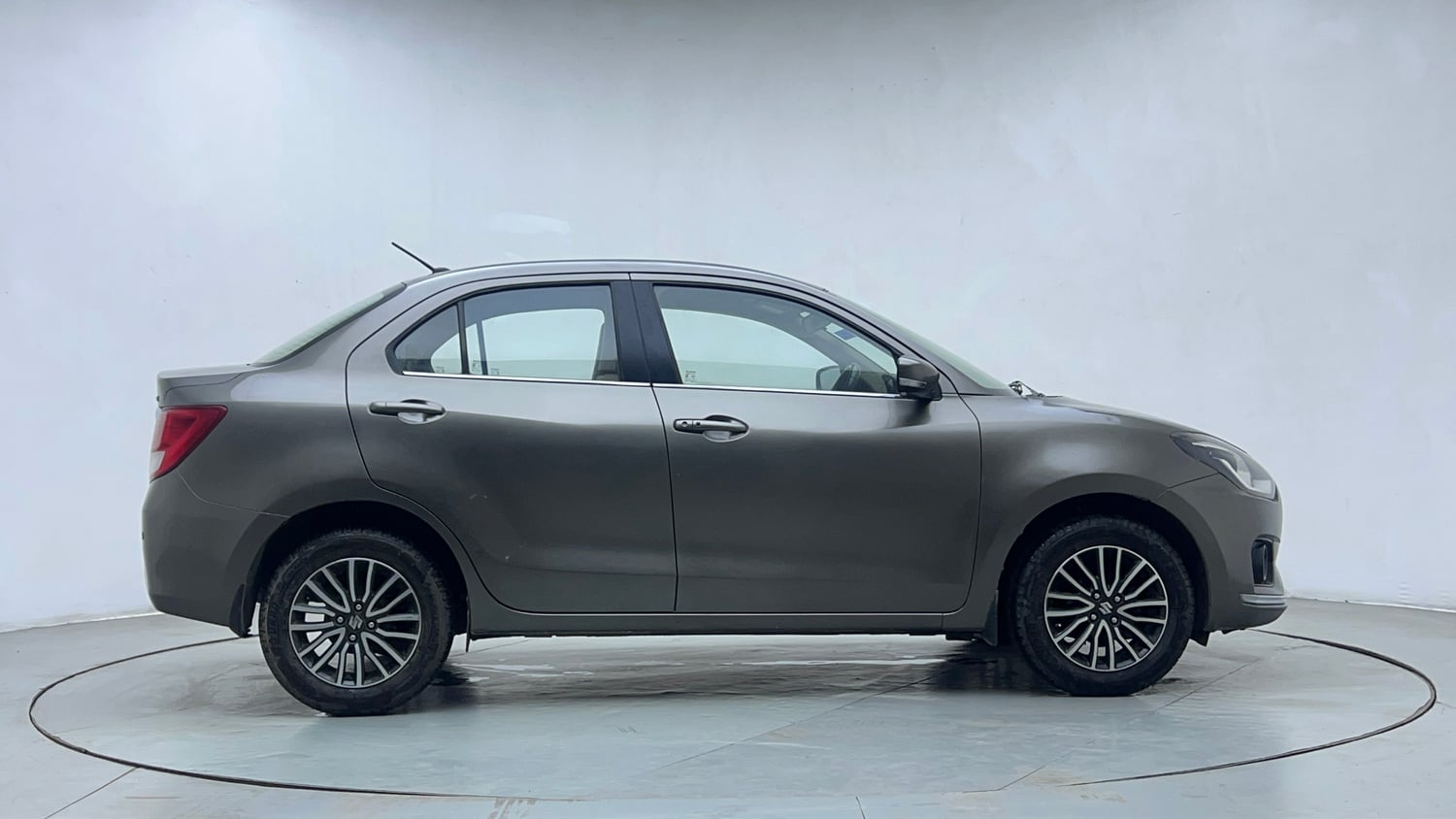 Used 2018 Maruti Suzuki Dzire ZXi Plus AMT Petrol Automatic exterior RIGHT SIDE VIEW