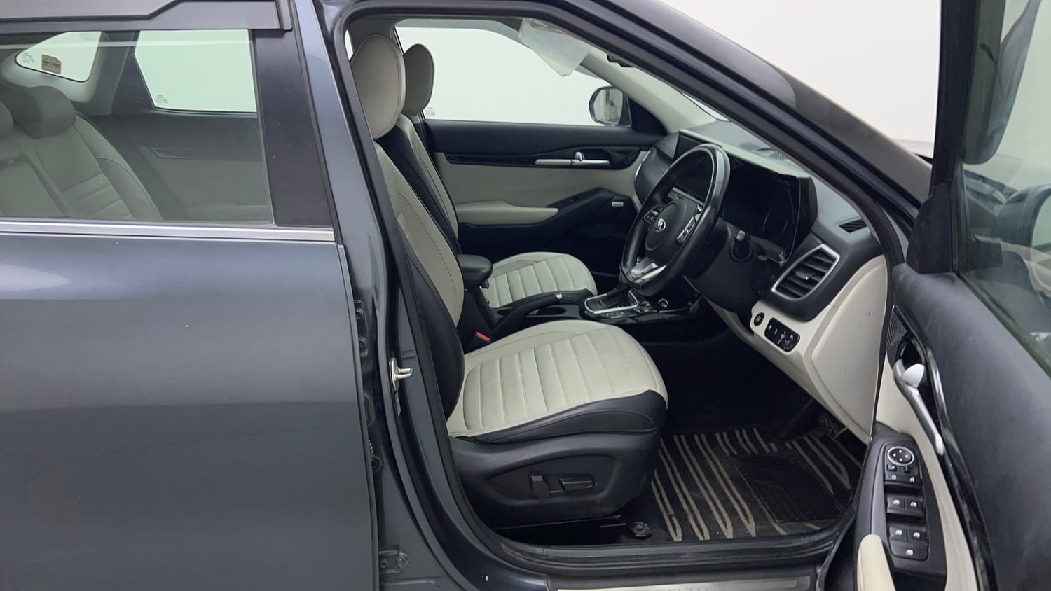 Used 2019 kia Seltos GTX Plus DCT 1.4 Petrol Automatic interior RIGHT SIDE FRONT DOOR CABIN VIEW