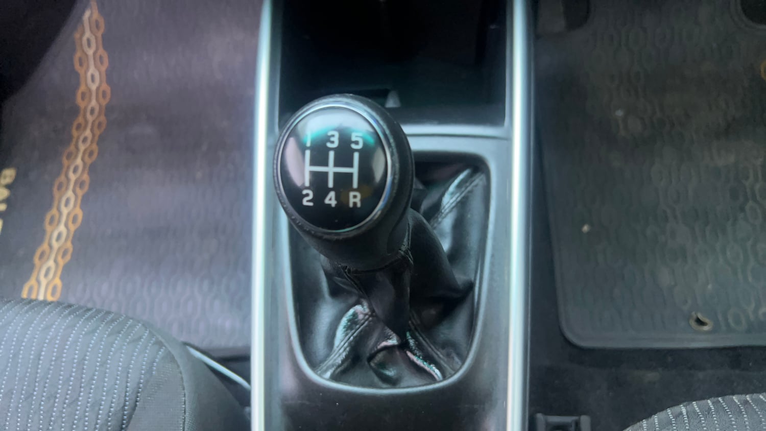 Used 2016 Maruti Suzuki Baleno Zeta 1.2 Petrol Manual interior GEAR  KNOB VIEW