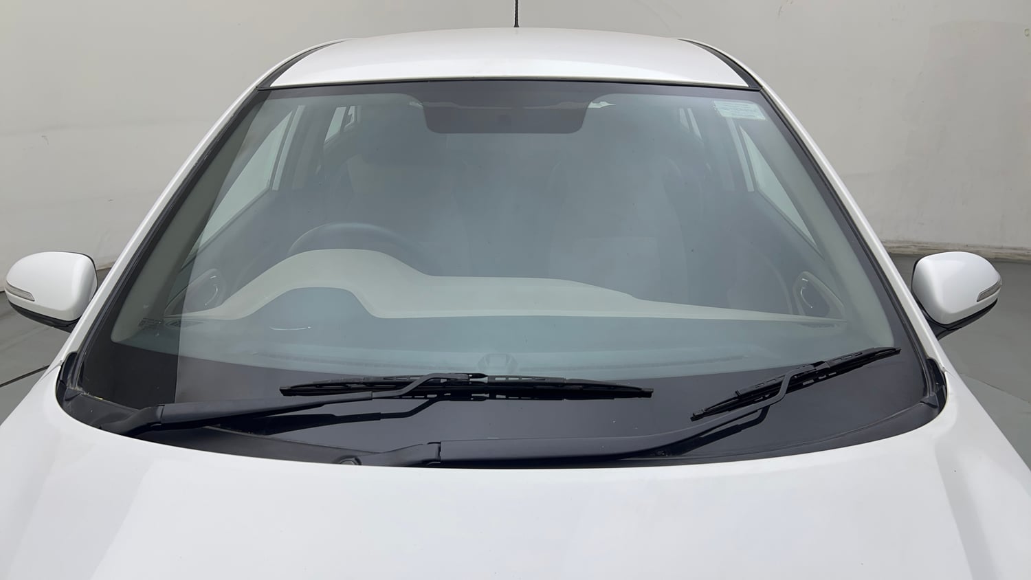 Used 2020 Hyundai Elite i20 Sportz Plus 1.2 Petrol Manual exterior FRONT WINDSHIELD VIEW