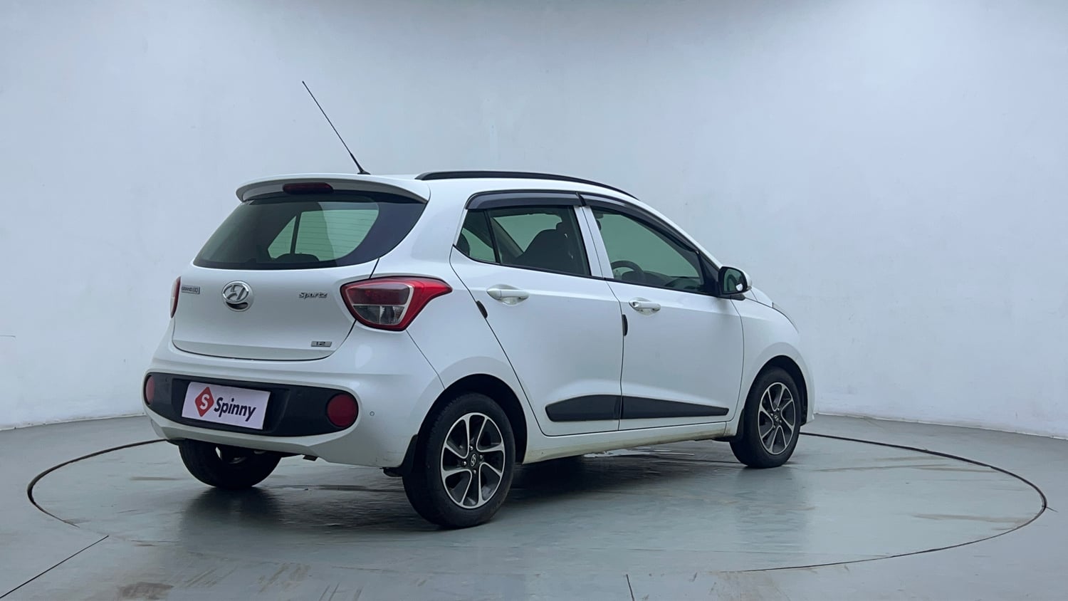 Used 2019 Hyundai Grand i10 Sportz AT 1.2 Kappa VTVT Petrol Automatic exterior RIGHT REAR CORNER VIEW