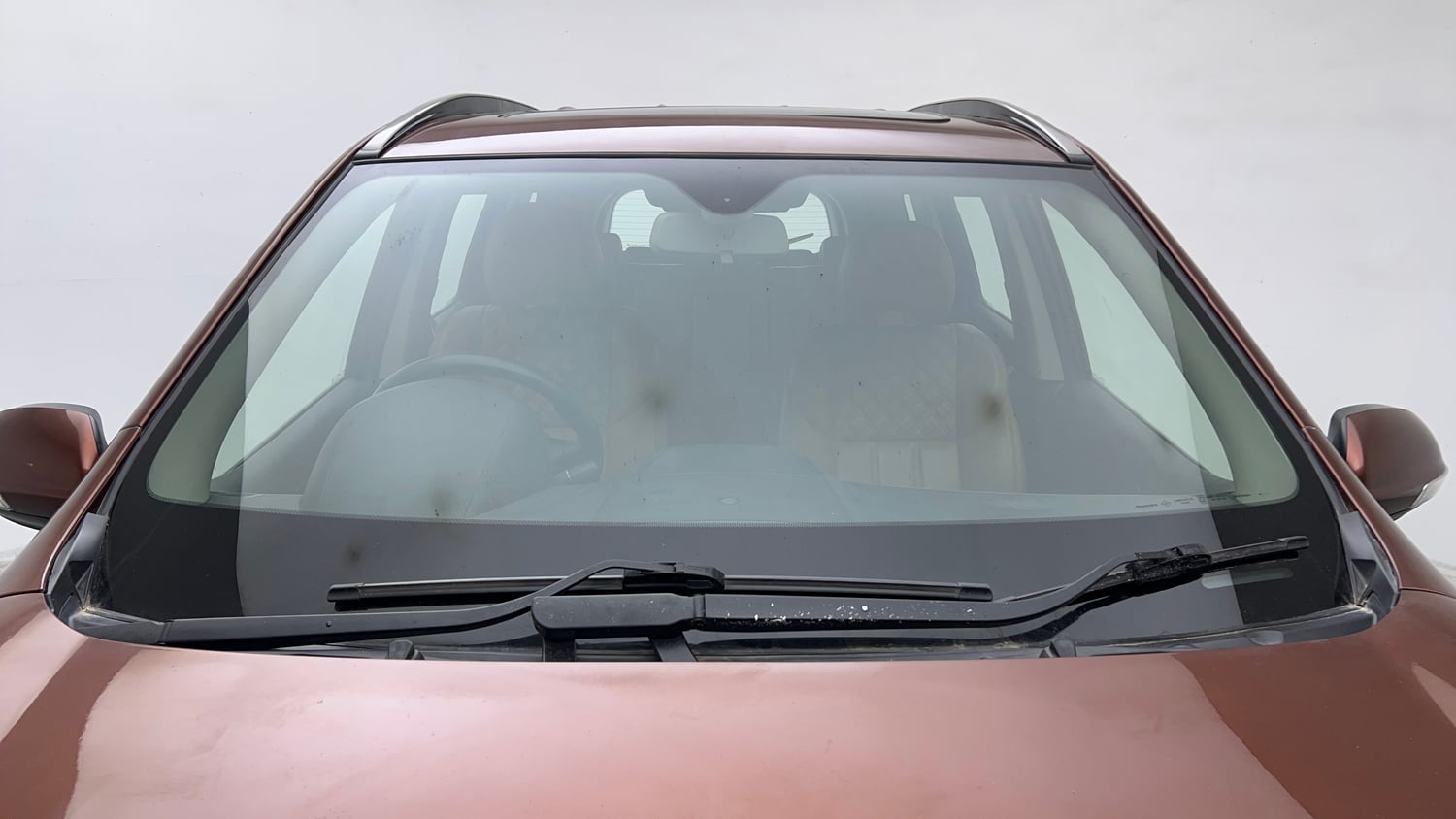 Used 2019 Mahindra XUV500 W11 AT Diesel Automatic exterior FRONT WINDSHIELD VIEW