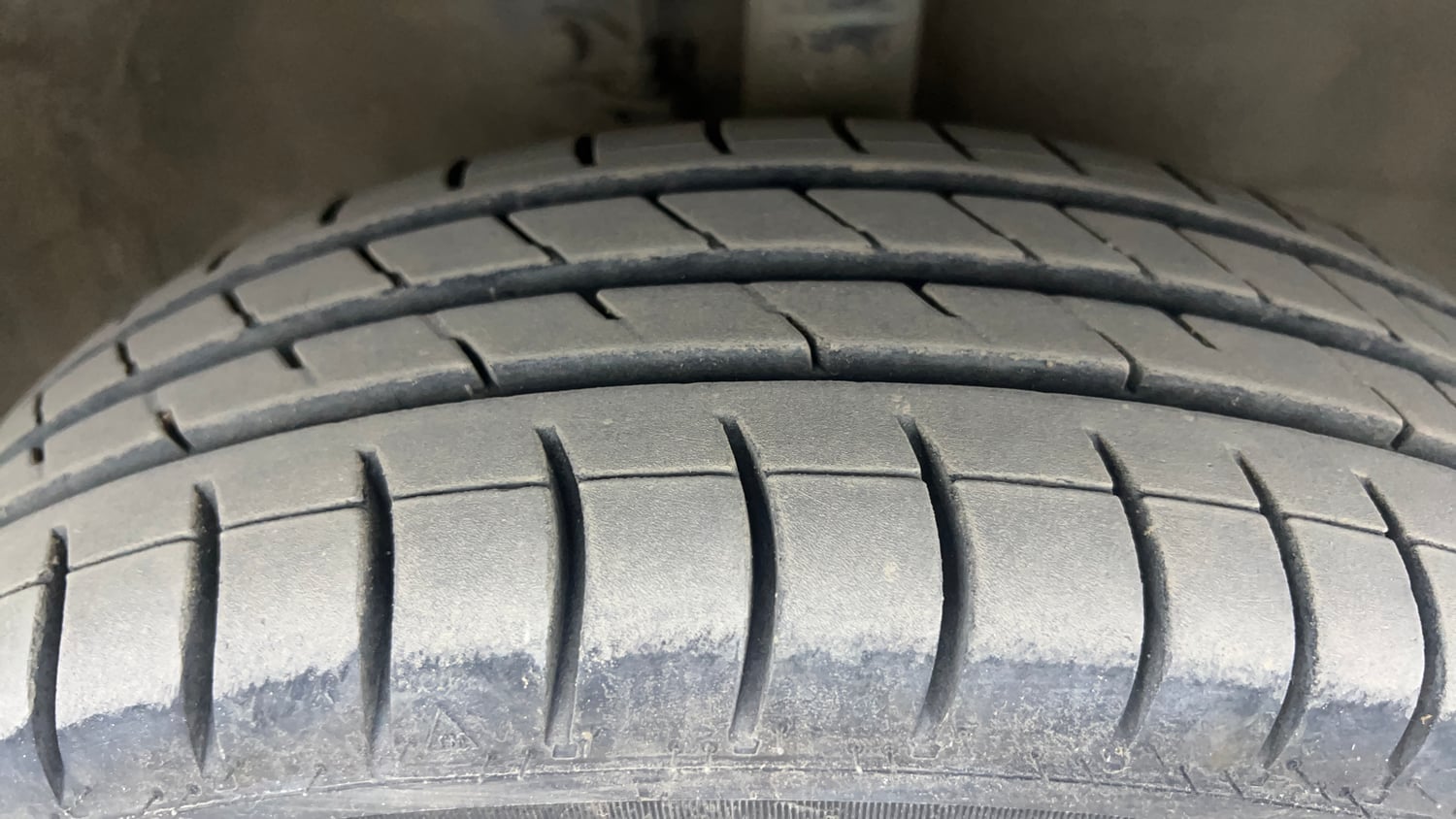 Used 2015 Maruti Suzuki Wagon R VXI Petrol Manual tyres RIGHT FRONT TYRE TREAD VIEW