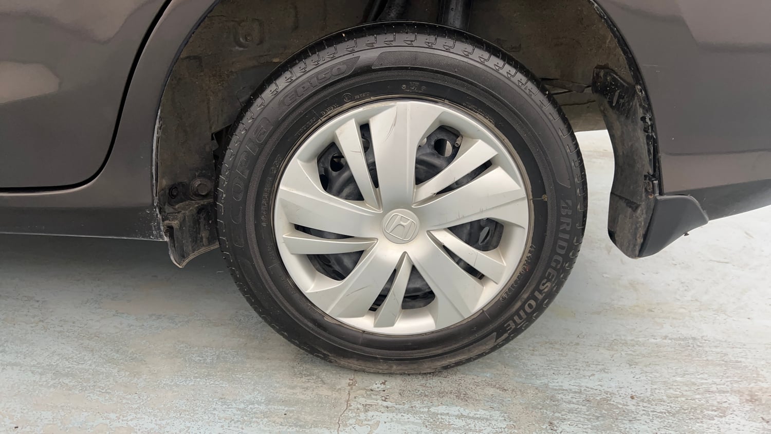 Used 2024 honda Amaze 2nd Generation S 1.2 Petrol CVT Petrol Automatic tyres LEFT REAR TYRE RIM VIEW