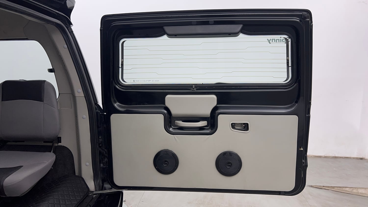 Used 2016 Mahindra Scorpio S6 Plus Diesel Manual interior DICKY DOOR OPEN VIEW
