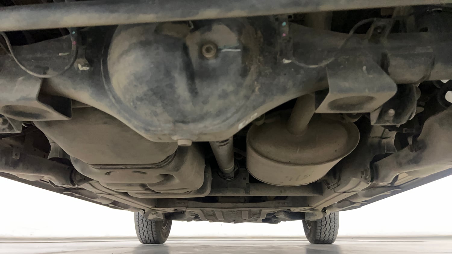 Used 2016 Mahindra TUV300 T8 Diesel Manual extra REAR UNDERBODY VIEW (TAKEN FROM REAR)