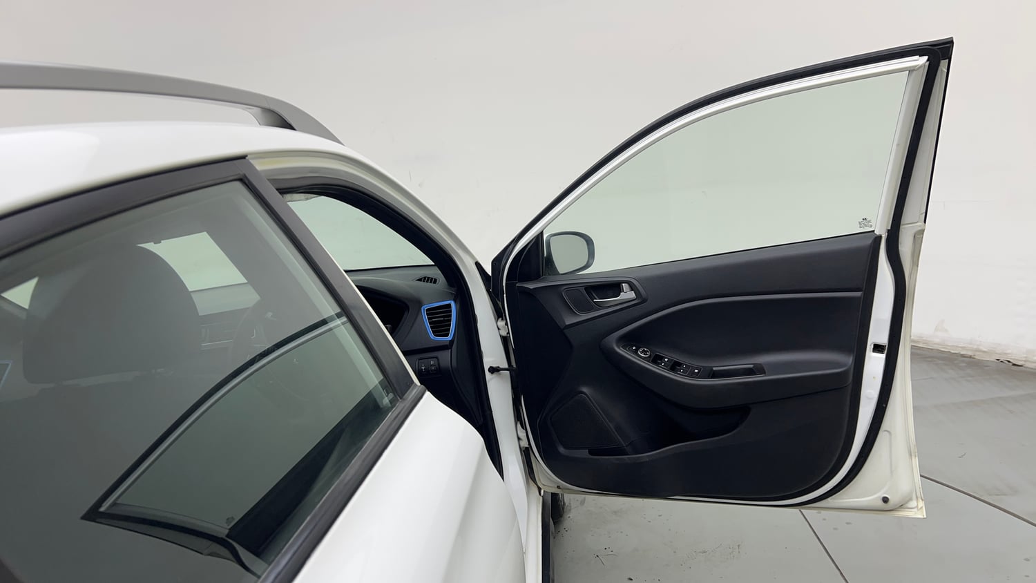 Used 2019 Hyundai i20 Active 1.2 SX Petrol Manual interior RIGHT FRONT DOOR OPEN VIEW