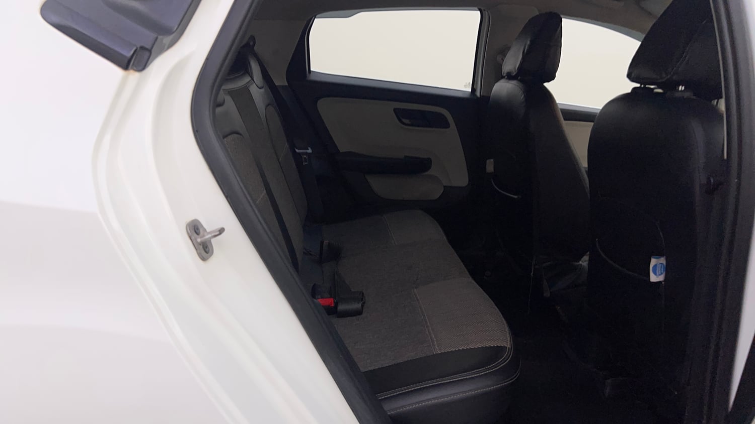 Used 2022 Tata Altroz XM Plus Petrol Petrol Manual interior RIGHT SIDE REAR DOOR CABIN VIEW