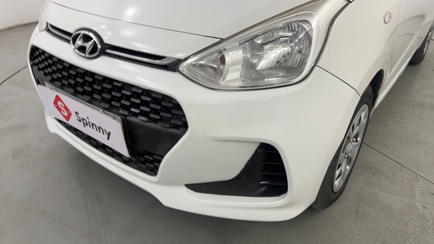 Used 2018 Hyundai Grand i10 Magna AT 1.2 Kappa VTVT Petrol Automatic dents MINOR SCRATCH