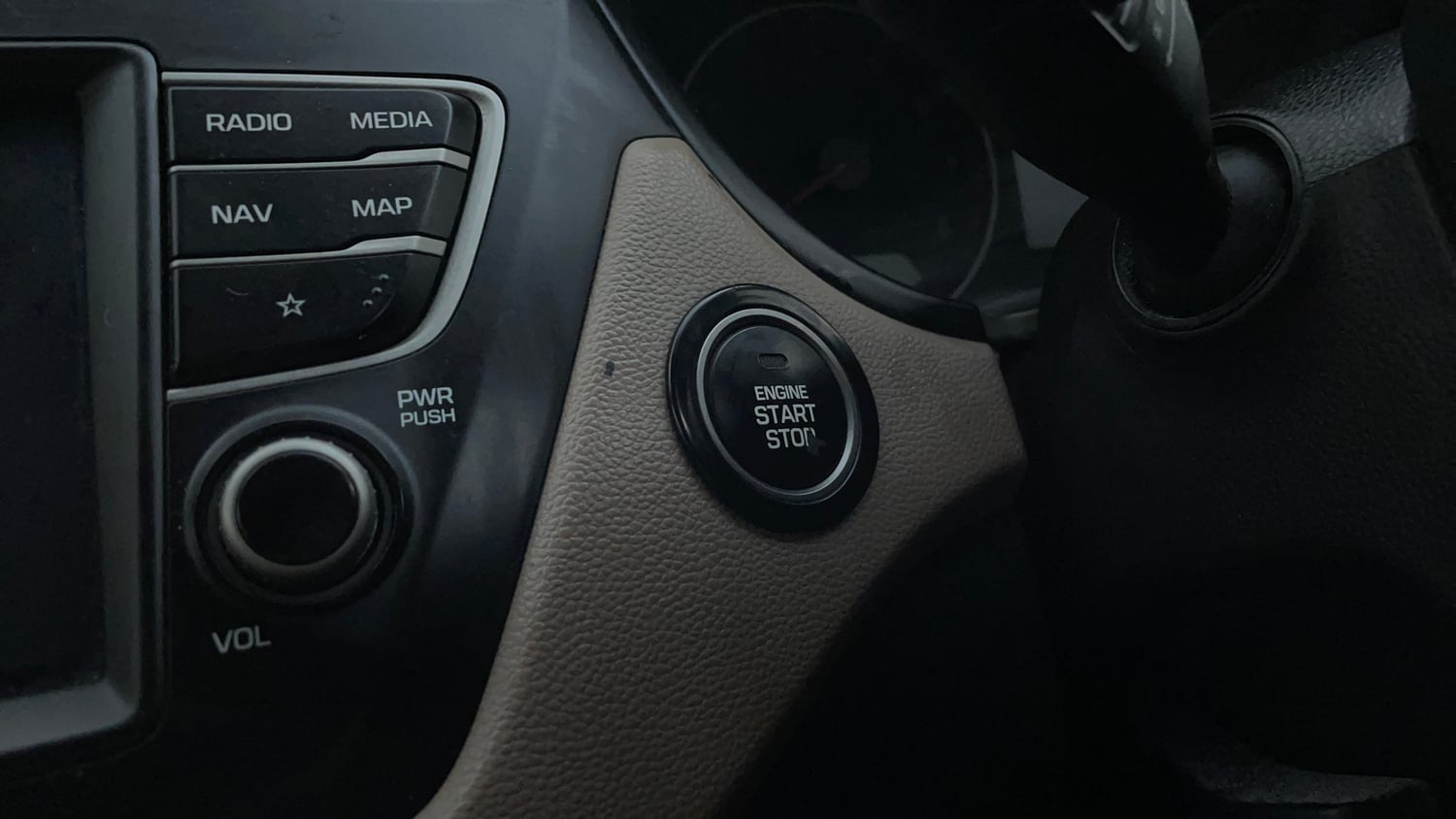 Used 2019 Hyundai Elite i20 Asta 1.2 (O) Petrol Manual top_features Keyless start