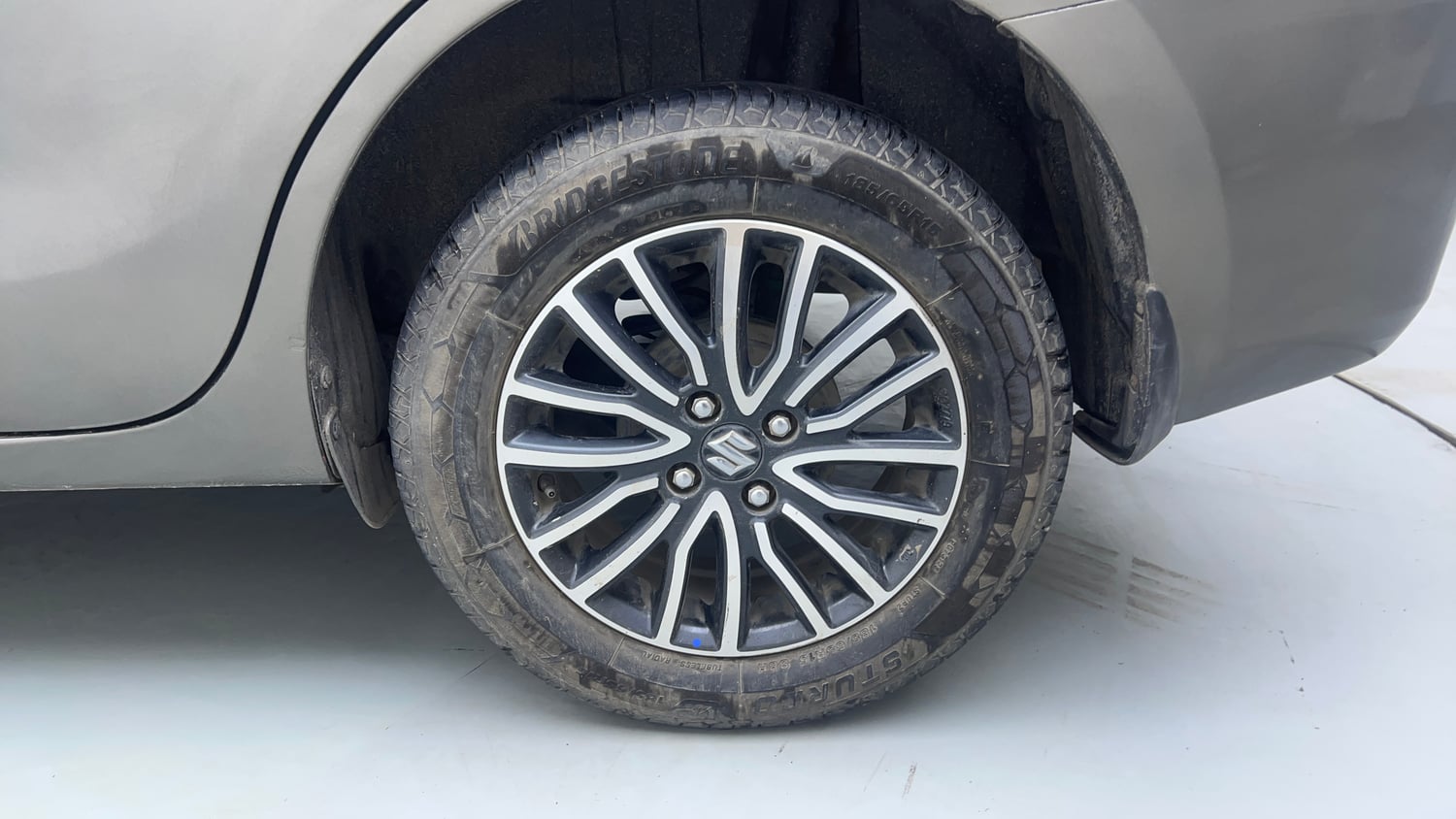 Used 2018 Maruti Suzuki Dzire ZXi Plus AMT Petrol Automatic tyres LEFT REAR TYRE RIM VIEW