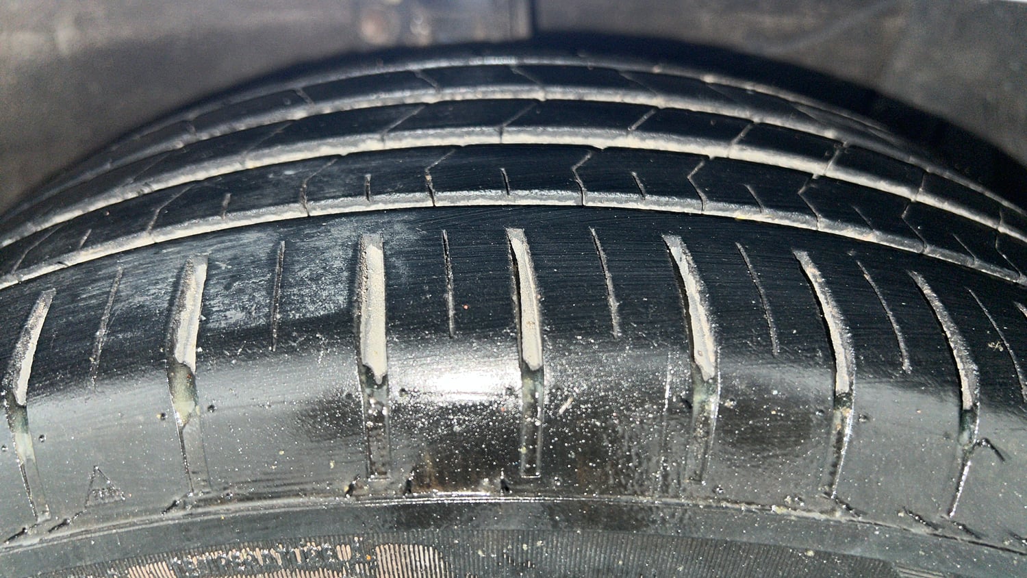 Used 2018 Maruti Suzuki Ciaz Alpha Hybrid 1.5 Petrol Manual tyres RIGHT FRONT TYRE TREAD VIEW
