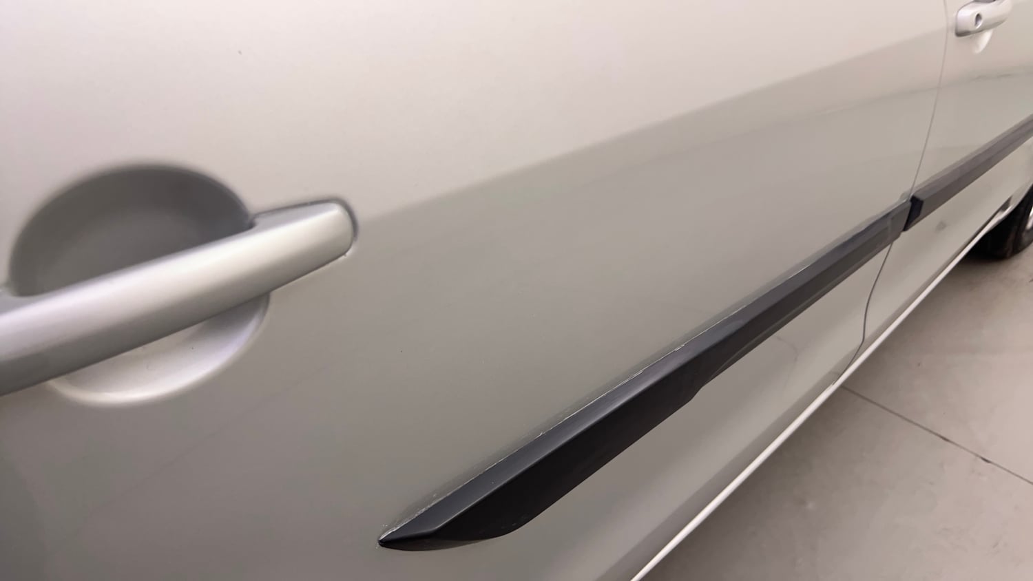 Used 2015 Maruti Suzuki Ertiga ZXi Petrol Manual dents MINOR DENT