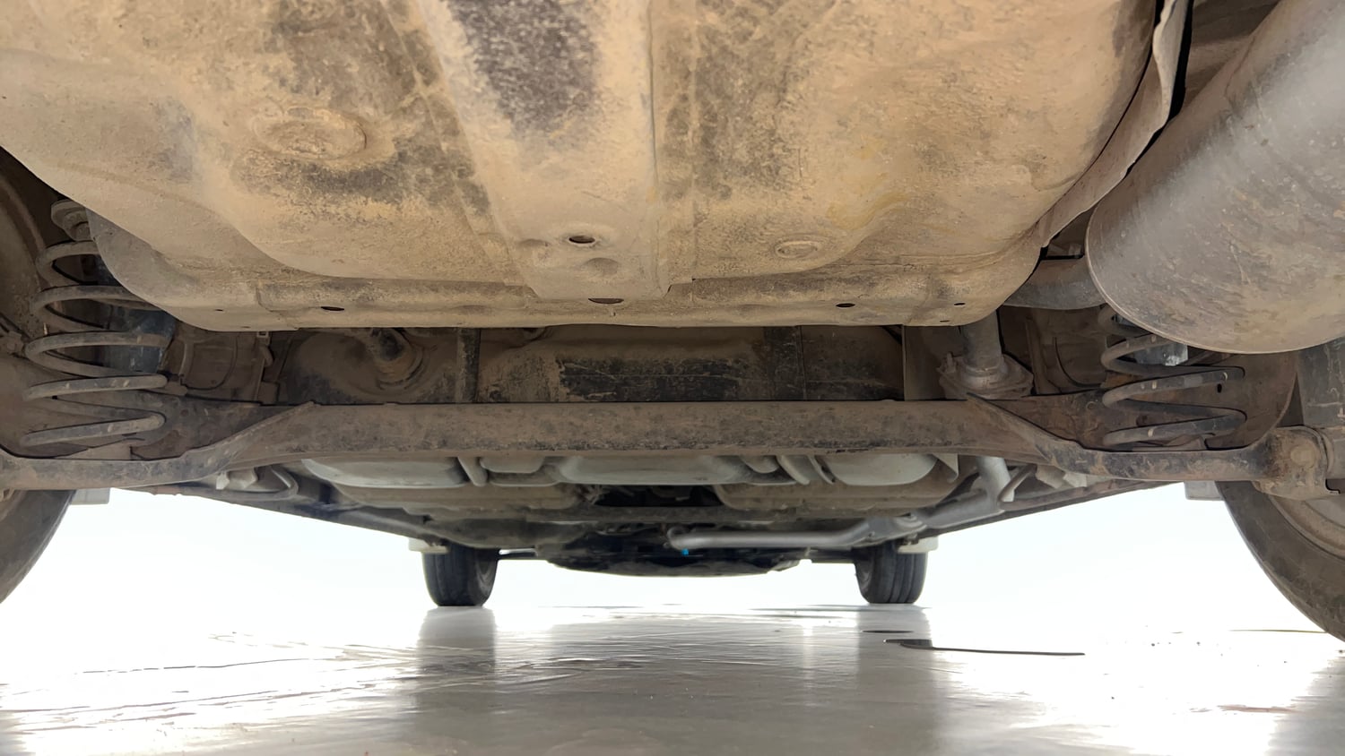 Used 2014 Honda City VX CVT Petrol Automatic extra REAR UNDERBODY VIEW (TAKEN FROM REAR)