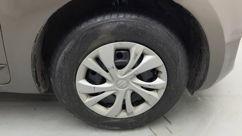 Used 2022 Maruti Suzuki Swift VXi AMT Petrol Automatic tyres RIGHT FRONT TYRE RIM VIEW