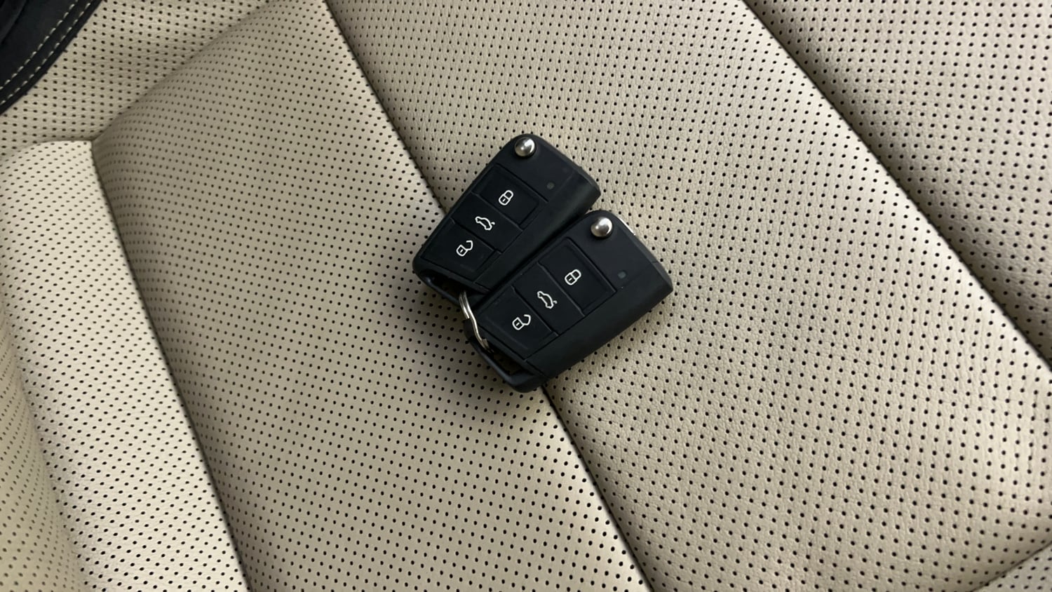 Used 2023 Skoda Slavia Style 1.5L TSI DSG Petrol Automatic extra CAR KEY VIEW