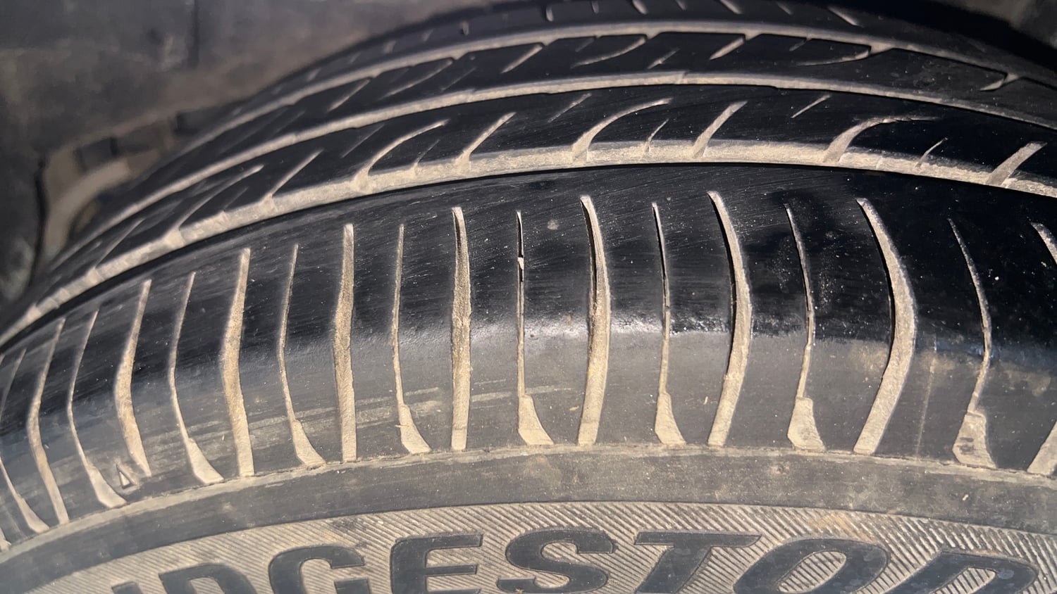 Used 2014 Honda City VX CVT Petrol Automatic tyres LEFT REAR TYRE TREAD VIEW