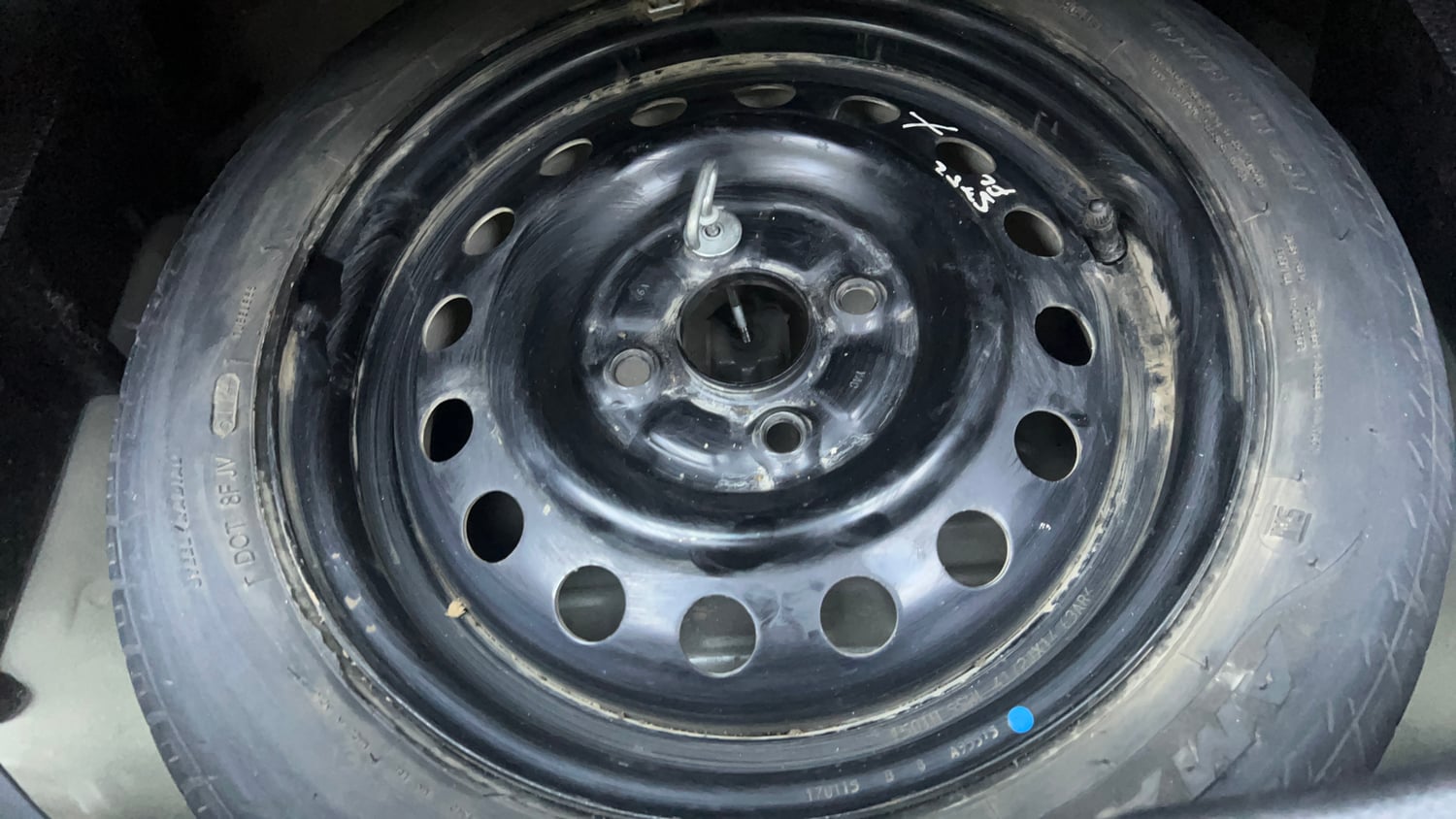 Used 2015 Maruti Suzuki Wagon R VXI Petrol Manual tyres SPARE TYRE VIEW
