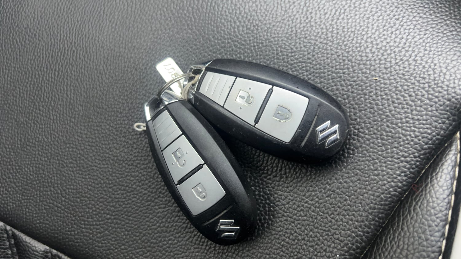 Used 2019 Maruti Suzuki Ignis Alpha 1.2 AMT Petrol Automatic extra CAR KEY VIEW