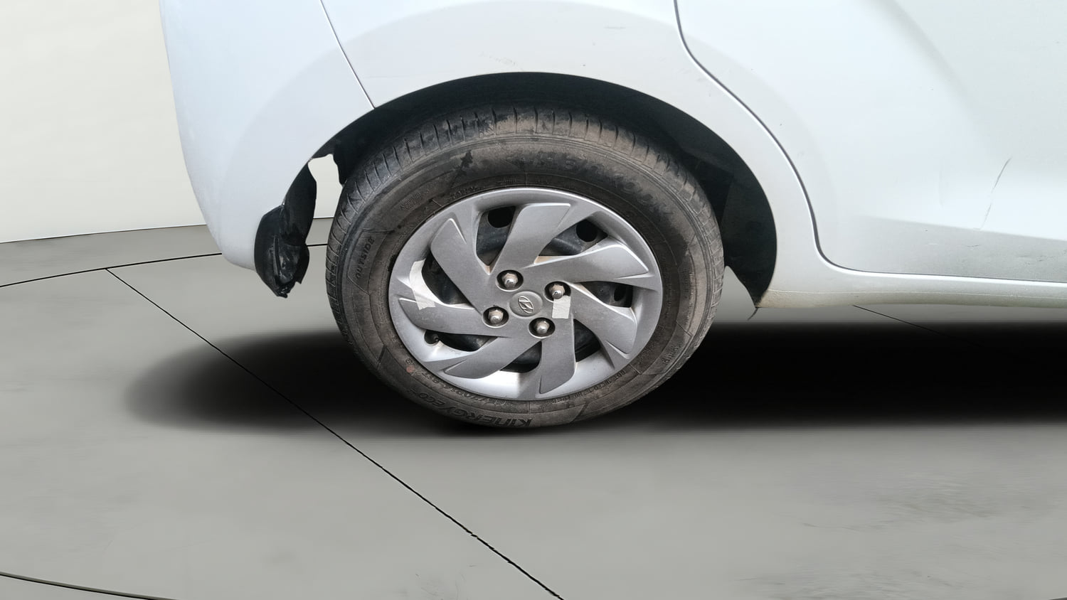Used 2019 Hyundai Santro Sportz AMT Petrol Automatic tyres RIGHT REAR TYRE RIM VIEW