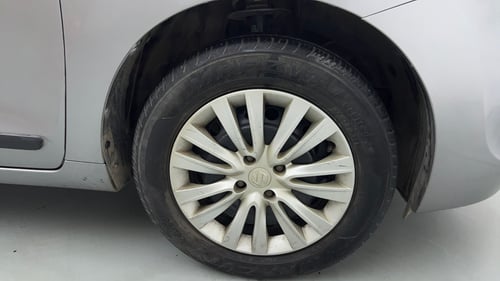 Used 2019 Maruti Suzuki Baleno Delta Petrol Manual tyres RIGHT FRONT TYRE RIM VIEW