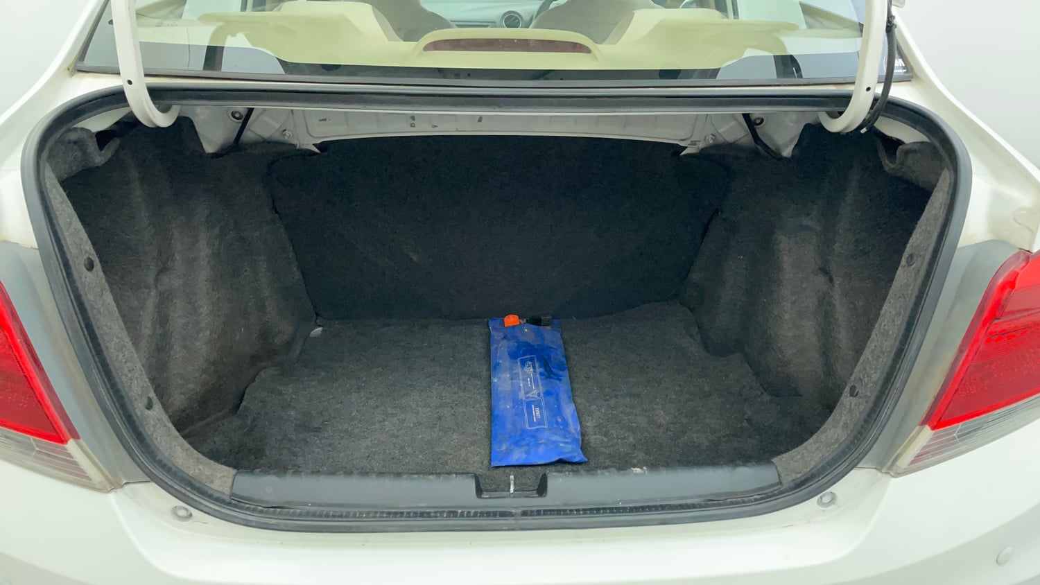 Used 2014 Honda Amaze 1.2 S i-VTEC Petrol Manual interior DICKY INSIDE VIEW