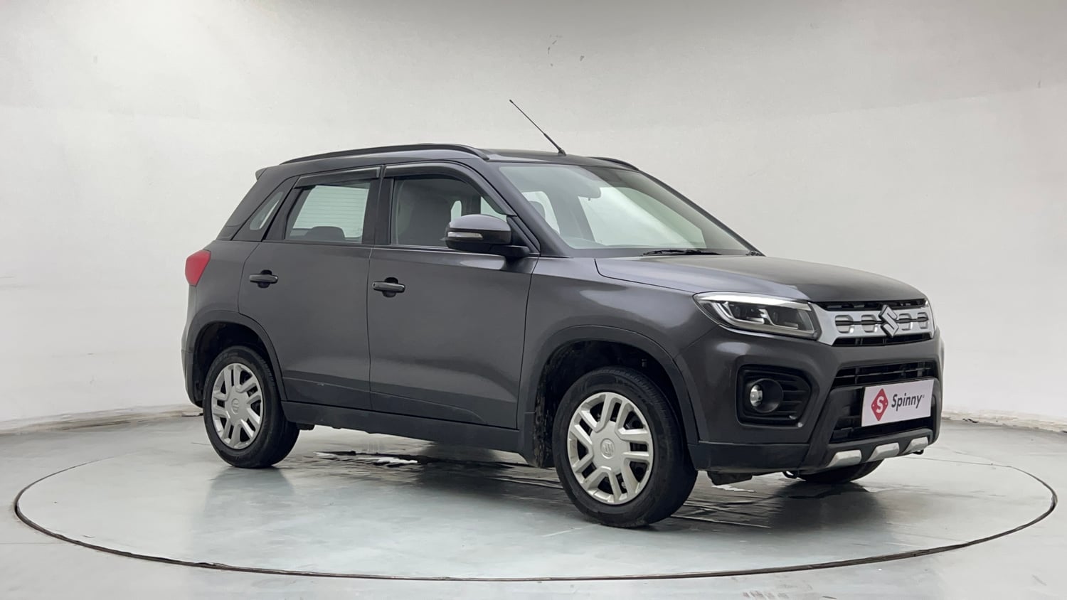 Used 2020 Maruti Suzuki Vitara Brezza VXi AT SHVS Petrol Automatic exterior RIGHT FRONT CORNER VIEW