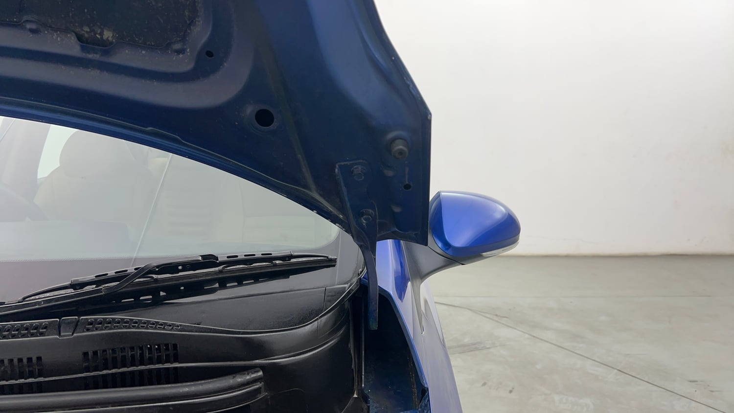 Used 2015 Hyundai Xcent S 1.2 (O) Petrol Manual engine ENGINE LEFT SIDE HINGE & APRON VIEW