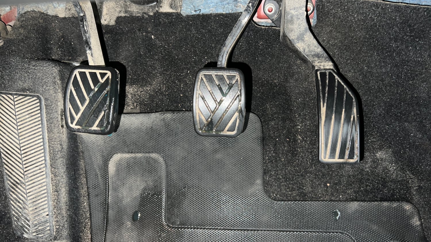 Used 2023 Maruti Suzuki Brezza Zxi Plus Dual Tone Petrol Manual interior PEDALS VIEW