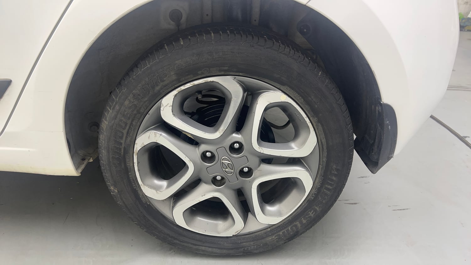 Used 2018 Hyundai Elite i20 Asta 1.2 (O) Petrol Manual tyres LEFT REAR TYRE RIM VIEW