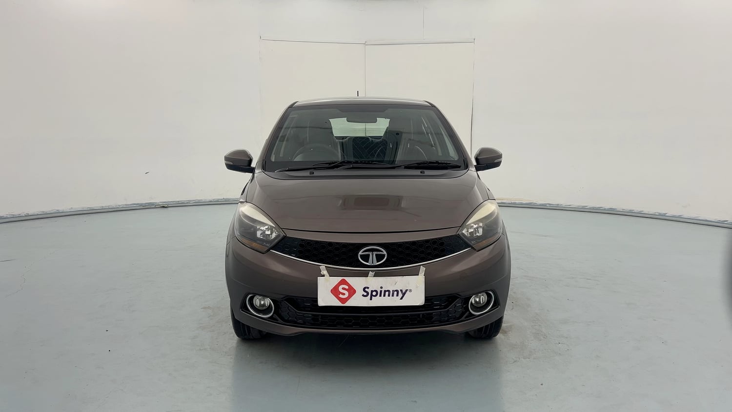 Used 2018 Tata Tigor Revotorq XZ (O) Diesel Manual exterior FRONT VIEW