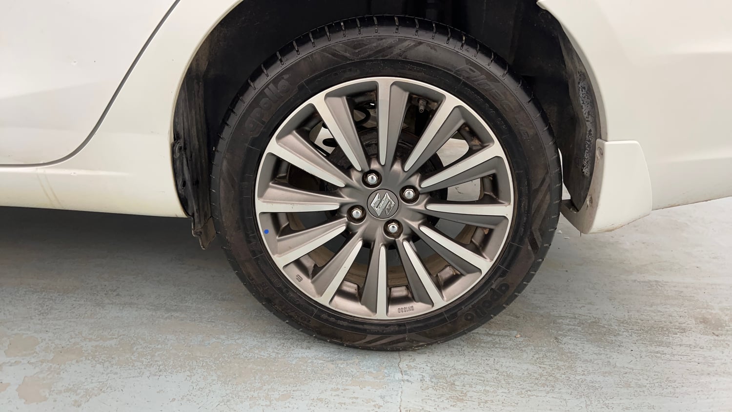 Used 2018 Maruti Suzuki Ciaz Alpha Hybrid 1.5 Petrol Manual tyres LEFT REAR TYRE RIM VIEW