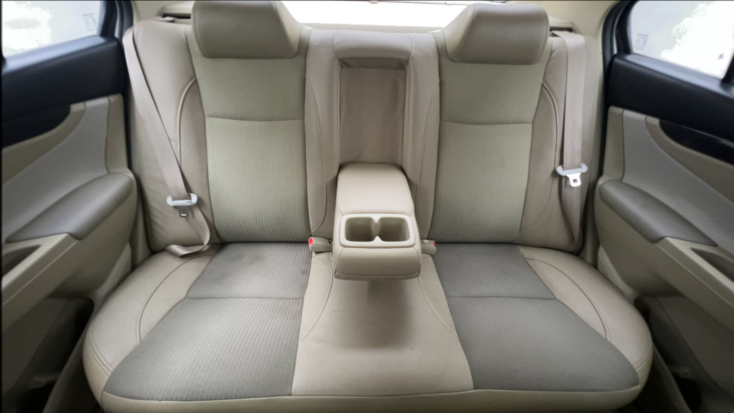 Used 2016 Maruti Suzuki Ciaz ZXi Petrol Manual interior REAR SEAT CONDITION VIEW