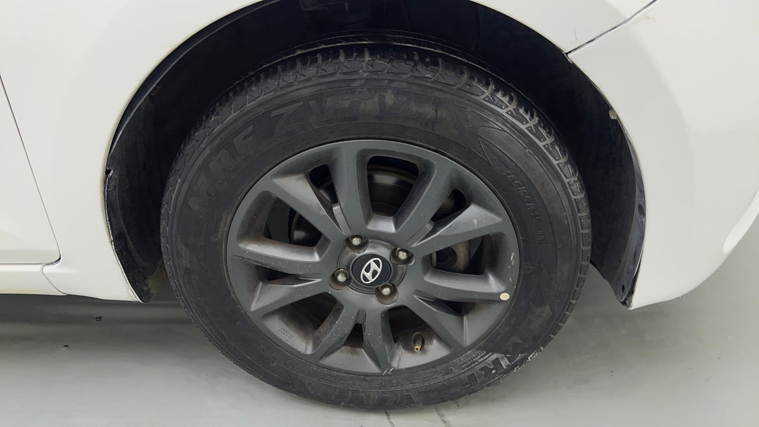 Used 2020 Hyundai Elite i20 Sportz Plus 1.2 Petrol Manual tyres RIGHT FRONT TYRE RIM VIEW