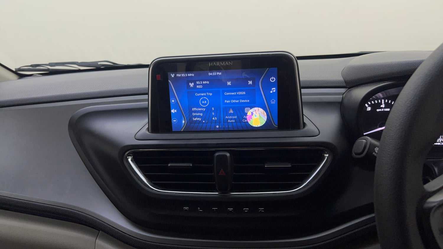 Used 2022 Tata Altroz XM Plus Petrol Petrol Manual top_features Touch screen infotainment system