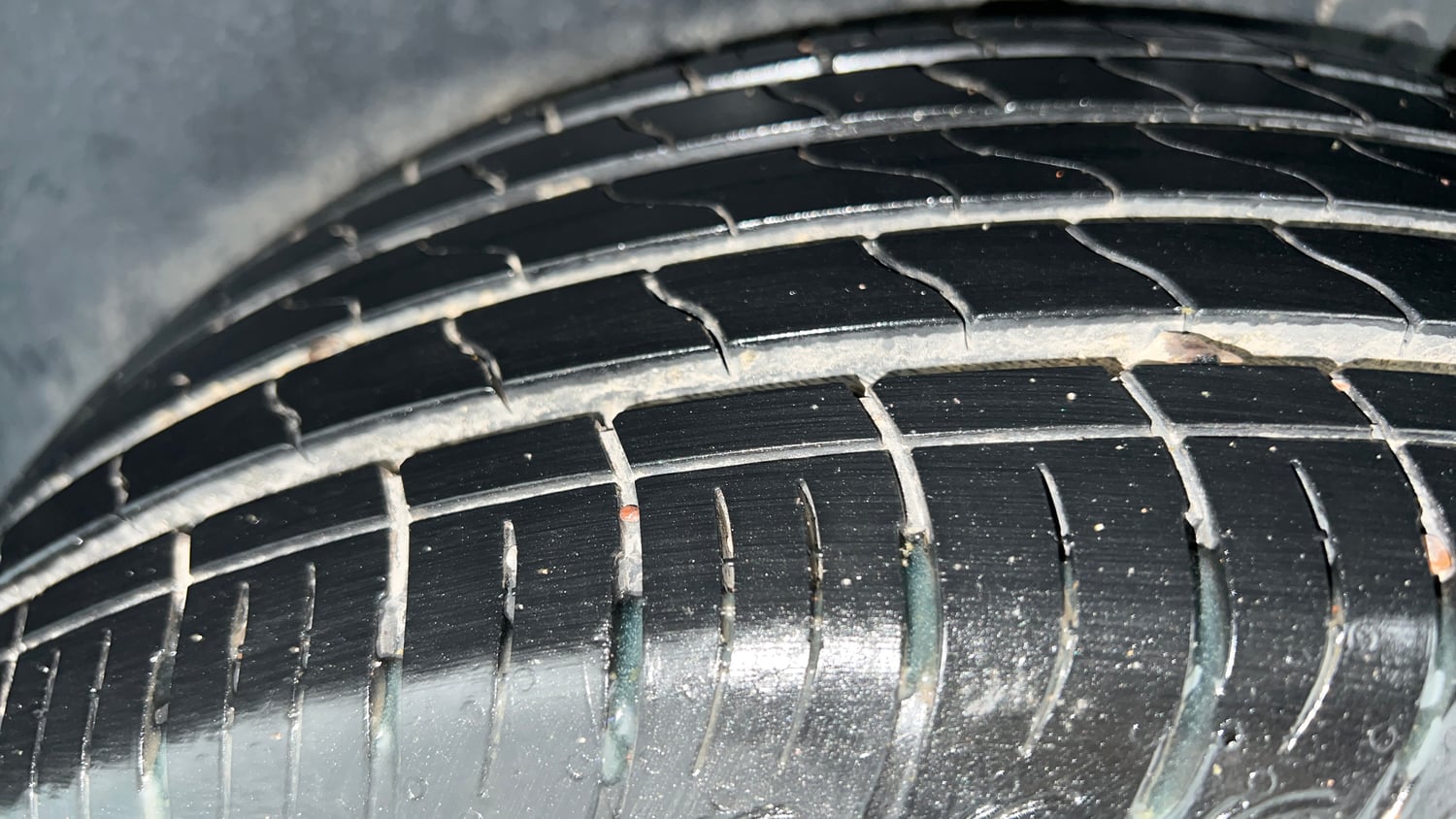 Used 2025 Maruti Suzuki Brezza VXi Petrol Manual tyres LEFT REAR TYRE TREAD VIEW