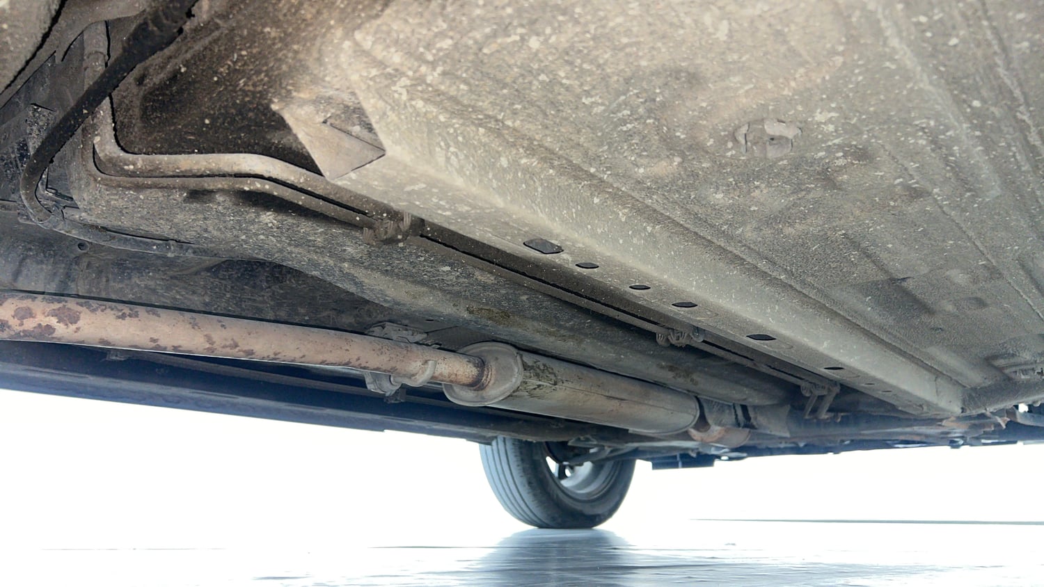 Used 2023 Nissan Magnite XV Premium Turbo Petrol Manual extra REAR RIGHT UNDERBODY VIEW