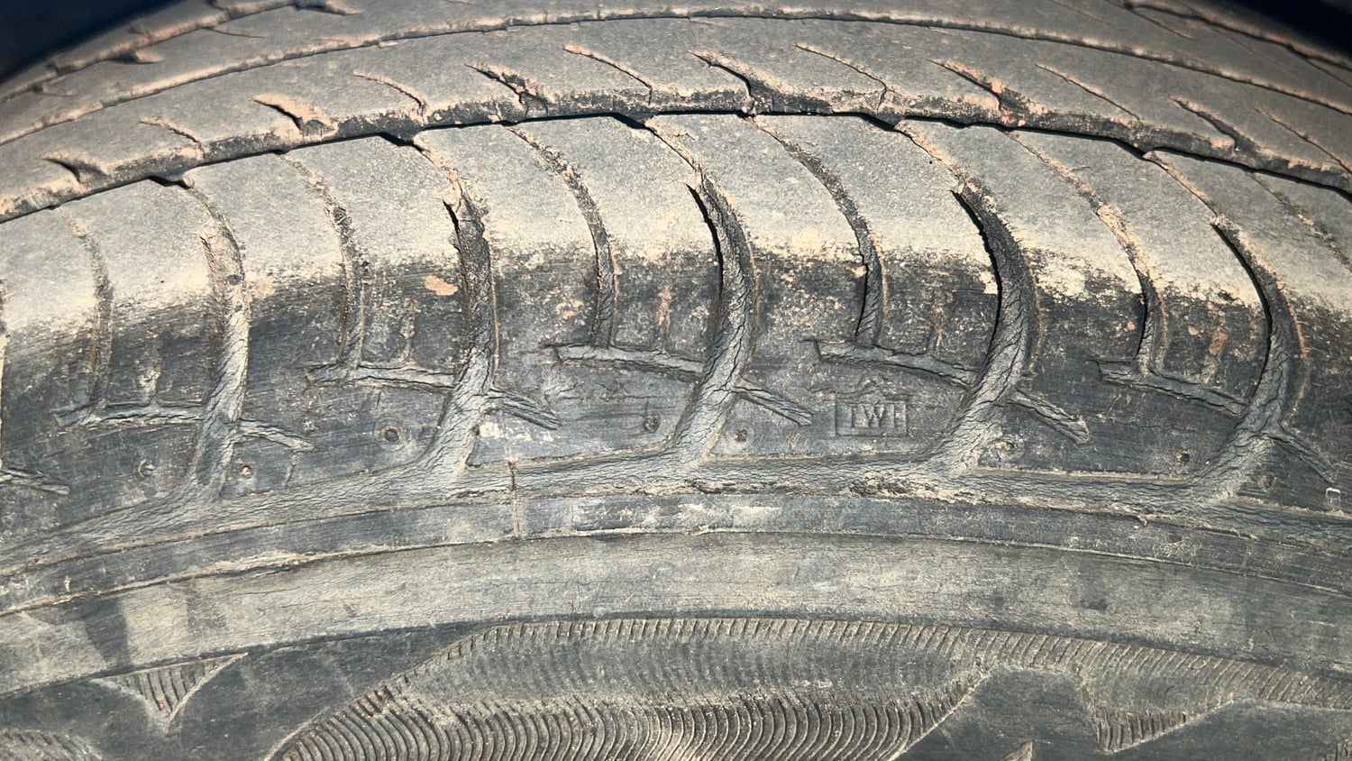 Used 2016 Maruti Suzuki Celerio VXi AMT Petrol Automatic tyres RIGHT REAR TYRE TREAD VIEW