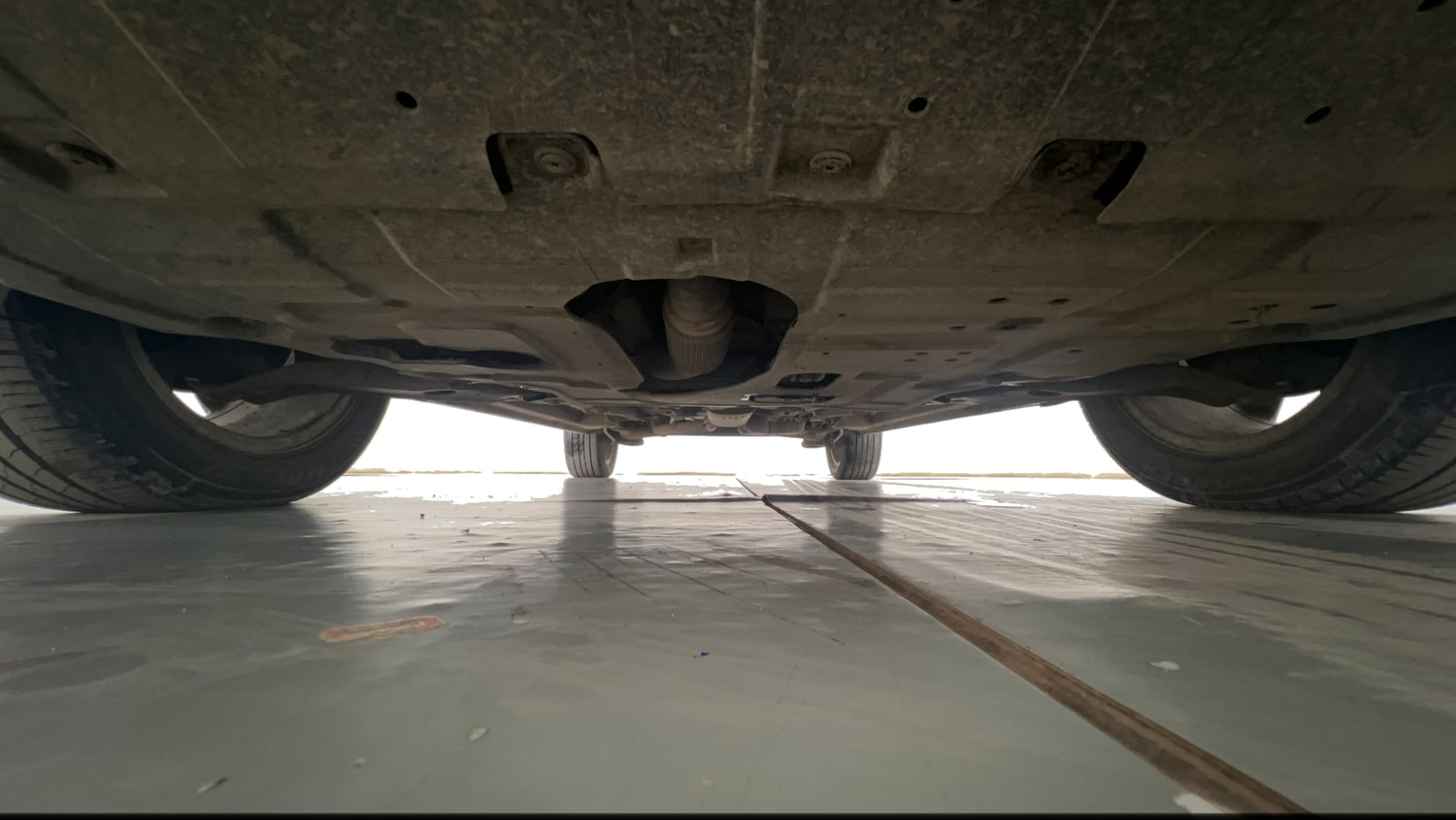 Used 2021 Mahindra XUV 300 W8 (O) 1.2 Petrol Petrol Manual extra FRONT LEFT UNDERBODY VIEW