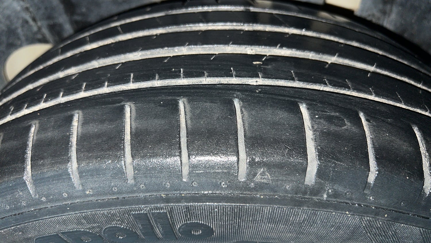 Used 2021 Maruti Suzuki XL6 Zeta MT Petrol Petrol Manual tyres LEFT REAR TYRE TREAD VIEW
