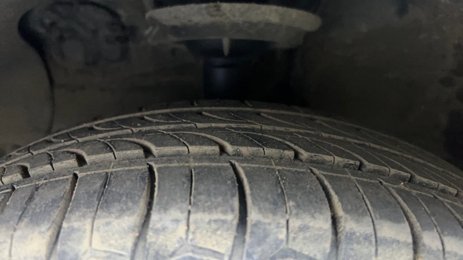Used 2015 Hyundai Grand i10 Asta 1.2 Kappa VTVT Petrol Manual tyres LEFT FRONT TYRE TREAD VIEW