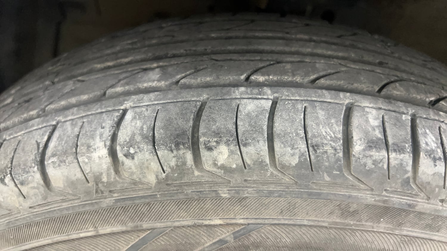 Used 2012 Maruti Suzuki Swift VXi Petrol Manual tyres LEFT FRONT TYRE TREAD VIEW