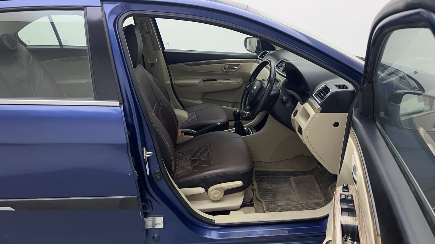 Used 2020 Maruti Suzuki Ciaz Alpha Hybrid 1.5 Petrol Manual interior RIGHT SIDE FRONT DOOR CABIN VIEW