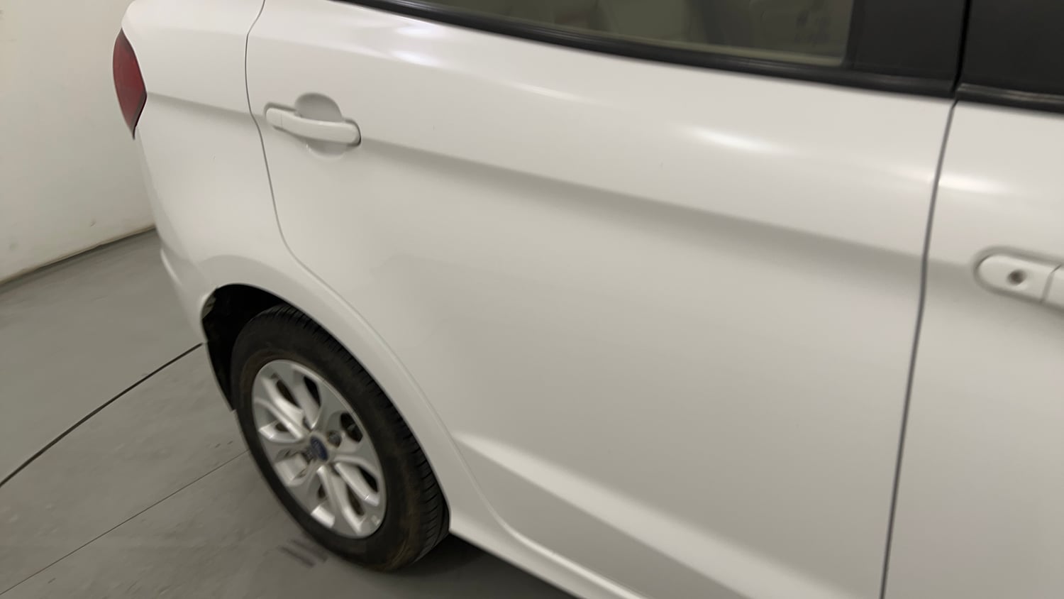 Used 2016 Ford Figo Aspire Titanium 1.2 Ti-VCT Petrol Manual dents MINOR SCRATCH