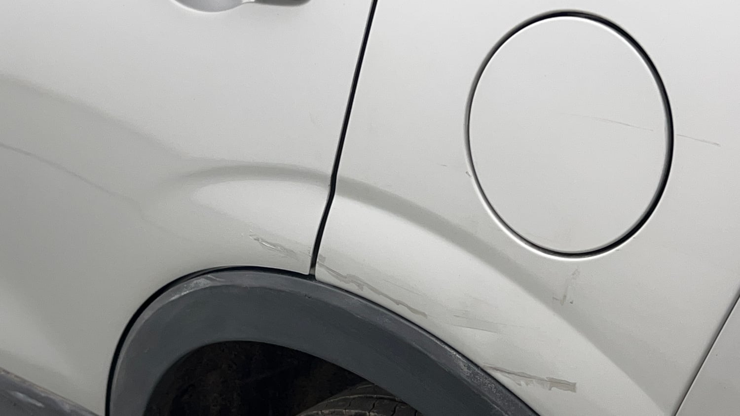 Used 2021 Mahindra XUV 300 W8 (O) 1.2 Petrol Petrol Manual dents MINOR SCRATCH