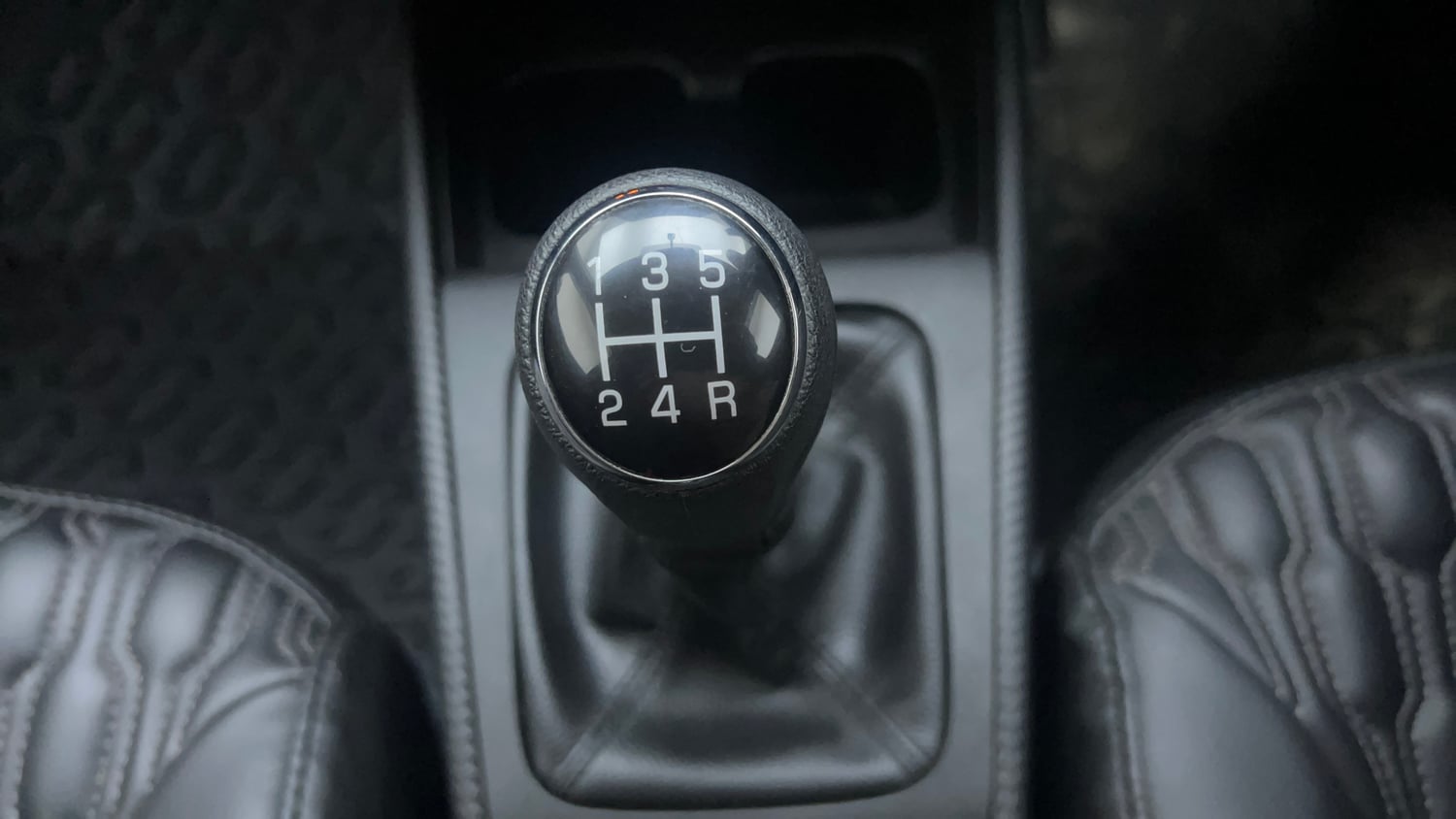 Used 2024 Maruti Suzuki Fronx Delta Plus (O) 1.2L MT Petrol Manual interior GEAR  KNOB VIEW