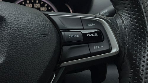 Used 2022 Honda City V CVT Petrol Petrol Automatic top_features Cruise control