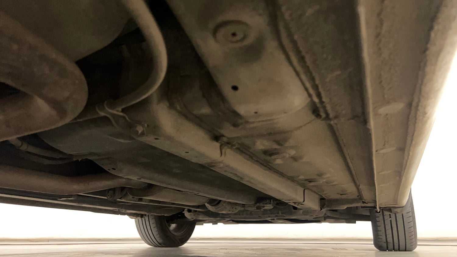 Used 2023 Hyundai Verna SX (O) 1.5 Turbo Petrol MT Petrol Manual extra REAR RIGHT UNDERBODY VIEW