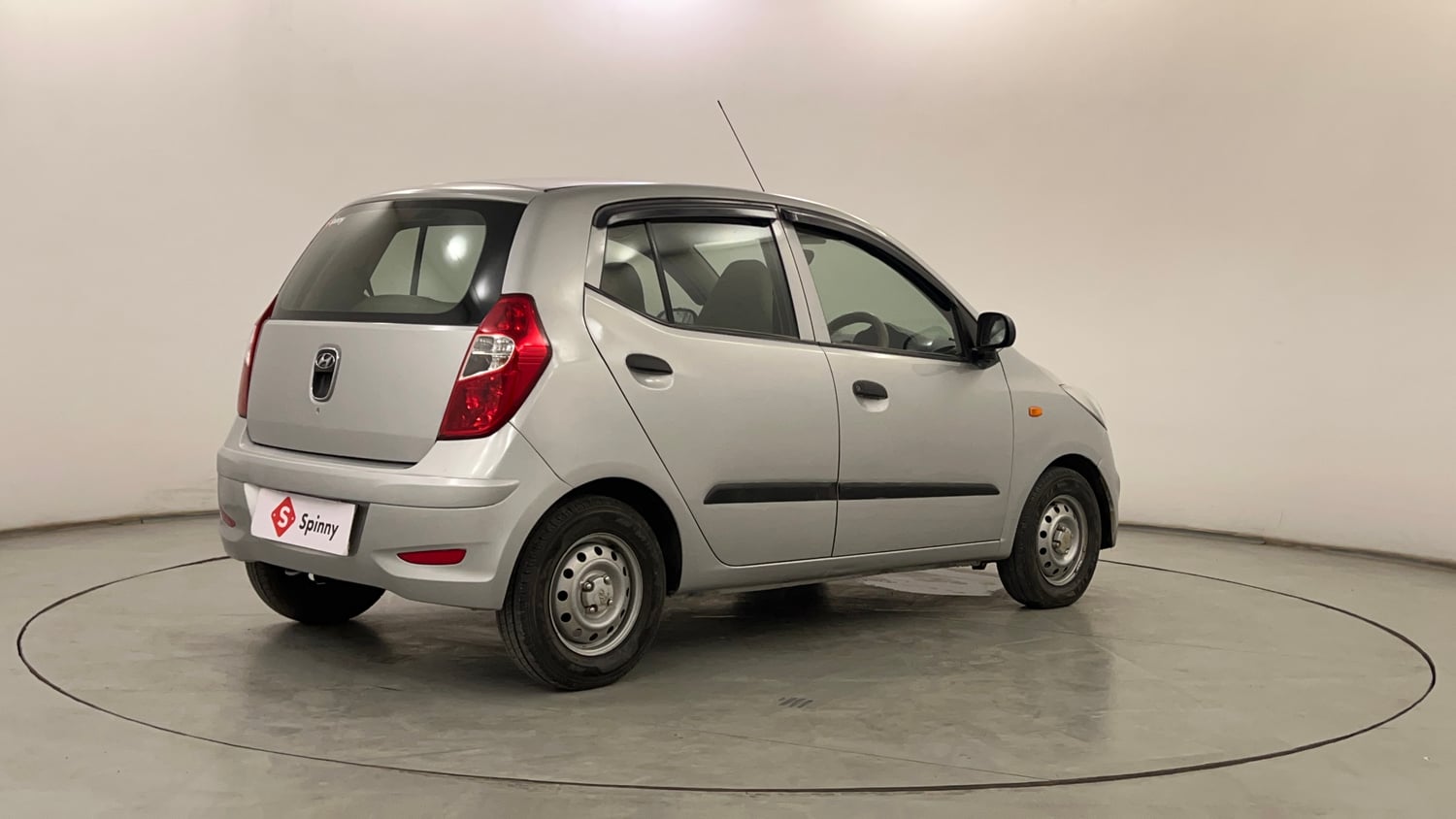 Used 2014 Hyundai i10 Magna 1.1 iRDE2 Petrol Manual exterior RIGHT REAR CORNER VIEW